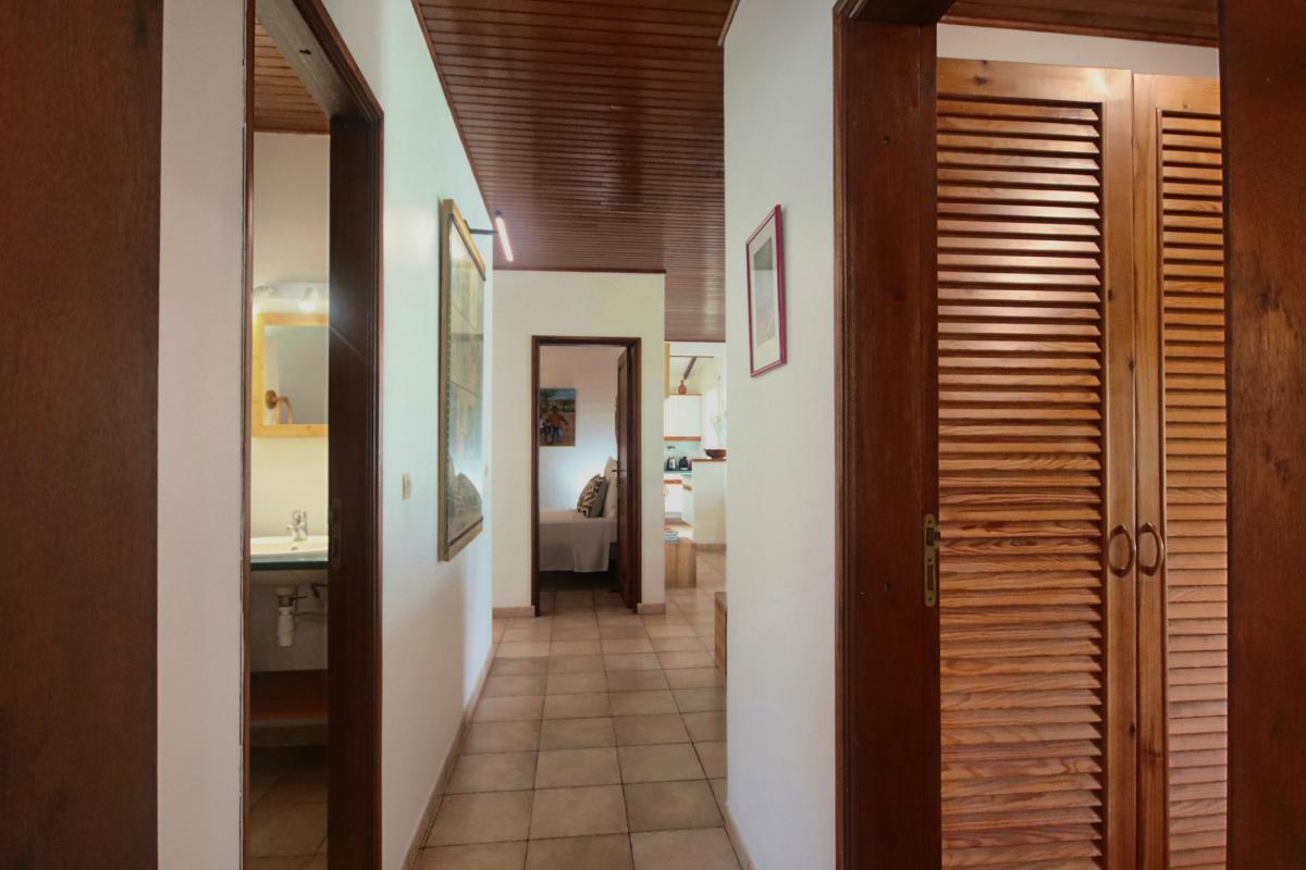 25-Location-villa-martinique_vers Salle-d'eau-commune